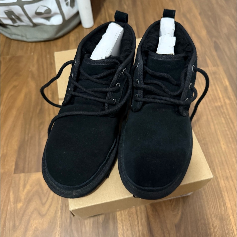 Neumel Uggs